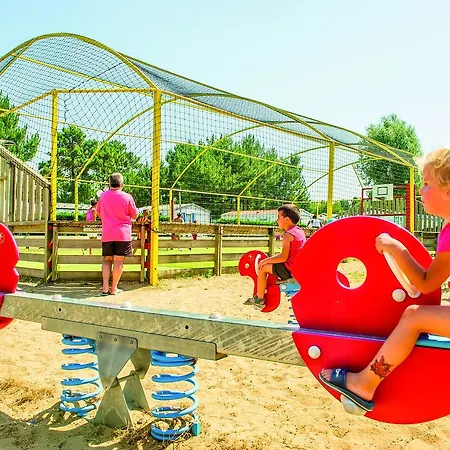 Camping Sunissim Riez A La Vie By Locatour 4* Saint-Hilaire-de-Riez