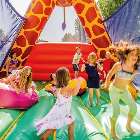 Camping Sunissim Riez A La Vie By Locatour Campingplads Saint-Hilaire-de-Riez